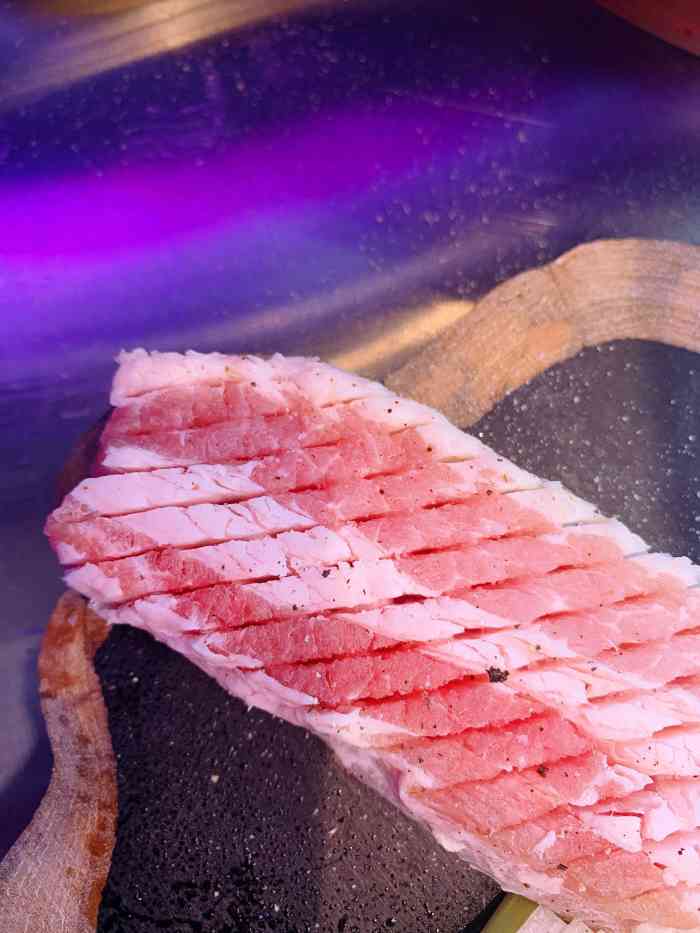 入火韩国烤肉-"「山蒜叶五花肉」就还挺特别的,可以一试 .