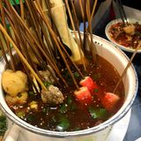 和朋友找串串吃，然后在在大众点评上发现的，找到才发现