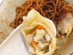 金汤黄鱼馄饨-蟹黄鱼·楼上面馆(外滩中央旗舰店)