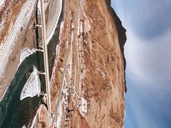 -比如骷髅墙景区