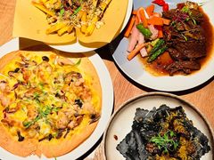 招牌香草蘑菇鸡肉飞饼-JuiceRobot·手工意大利面&汉堡精酿(珠江新城店)