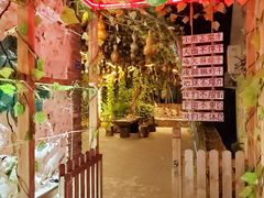 -百里峡七彩艺术小镇