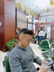 -尼特斯男士发型馆