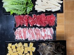 -果松木炭酸菜铜火锅·外婆参鸡汤