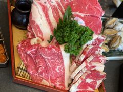 -铭牛烧肉·和牛海鲜自助(高新月牙湖店)