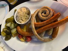 巴伐利亚什锦香肠盘配酸菜土豆泥-巴伐利亚啤酒坊(意式风情街店)