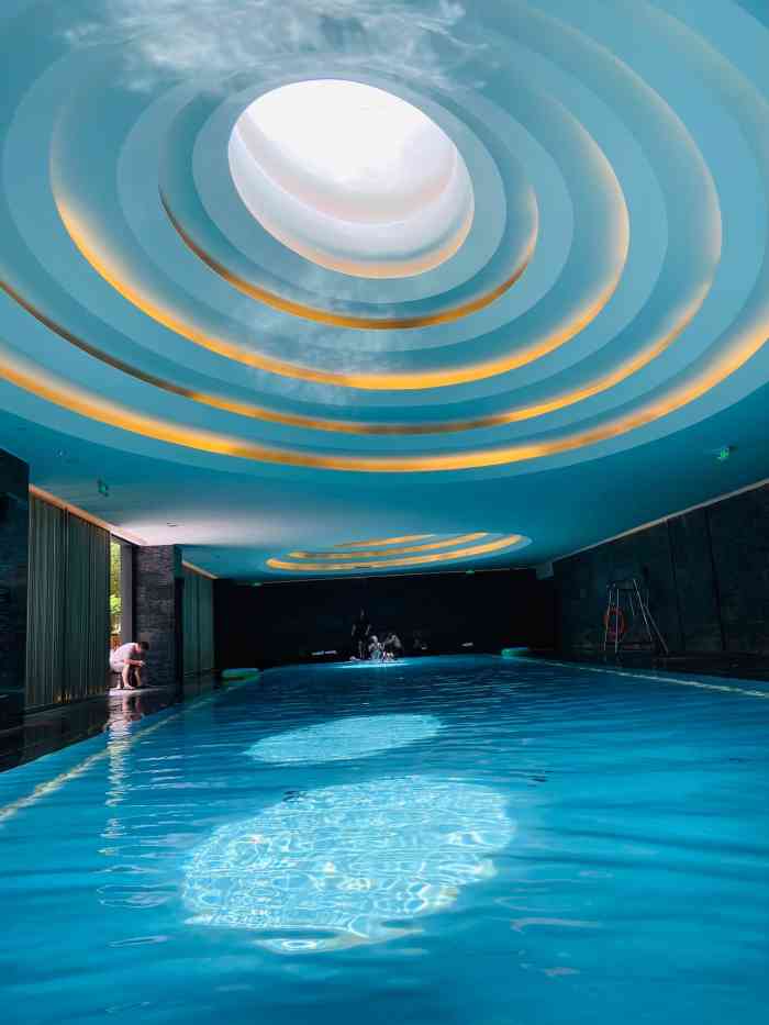 喜泳·swimming club(保利中心店)-"酒店的泳池水很干净,环境很好