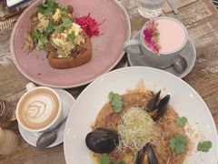 -FLOVIE FLORIST CAFE