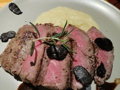 -JINNS锦时 steak&pizza(浸信会礼拜堂旧址店)