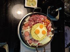 泡菜五花肉锅-炙韩料理·部队锅专门店