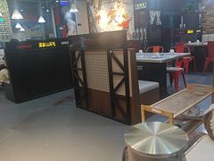 -哈尔滨烧烤·山河村铁锅炖(交大店)