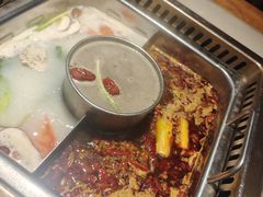 -巴渝瓦肆重庆鲜火锅(宝龙环湖店)