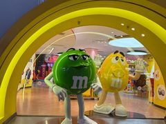 -m豆巧克力世界(上海世茂广场店)