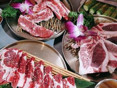 -围炉肉舍•炭烤活鳗•丹东海鲜烤肉(步行街店)