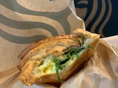 蛋香鸡肉可颂-星巴克臻选(上海中环广场2F店)