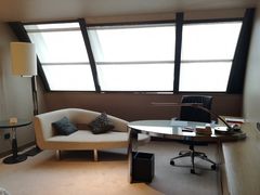 -上海滴水湖皇冠假日酒店