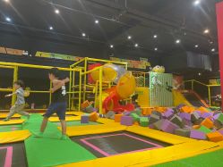 -蹦蹦跳跳(新奥购物中心店)