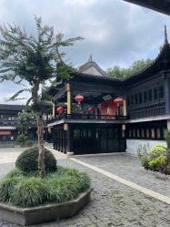 -六福珠寶(苏州人民商场店)