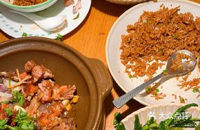 Stewed and Pan-Fried Free-Range Chicken in Clay Pot