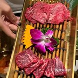 谁来解释一下杭州烤肉店的这种现象  
