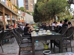 露天位-去吃小龙虾·江湖菜·烧烤(南滨路店)