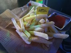 -UP嘻哈酒吧(粉巢店)