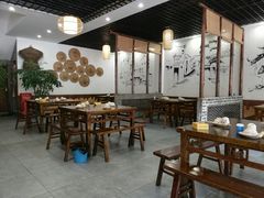 大堂-黄桷树曹家私房菜(江与城店)