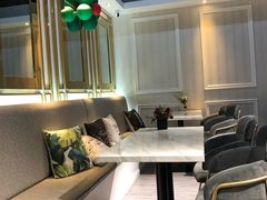 -芳草地西式融合餐厅(回龙窝店)