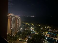 -三亚湾海居雅高铂尔曼度假酒店