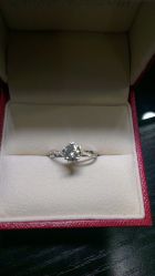 -威德钻石-克拉钻大本营(南京东路店)