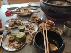 -围炉肉舍•炭烤活鳗•丹东海鲜烤肉(步行街店)