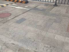 -世纪金源购物中心东区-停车场
