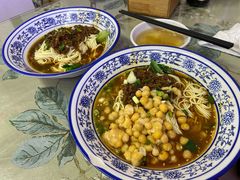 -渝之汇牛肉豌杂面