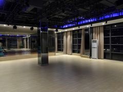 -零距离国际健身游泳中心(九龙湖店)