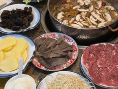 -乳仔牛牦牛汤锅 烤羊排(松潘古城店)