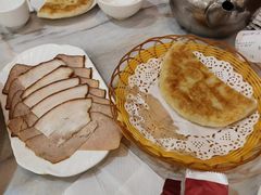 -李连贵熏肉美食酒楼(东市商贸店)