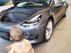 -TESLA 特斯拉(上海太古汇体验店)
