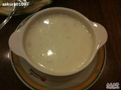 奶味十足-玛格萝妮比萨屋(四平店)