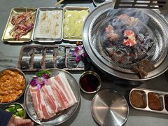 -围炉肉舍•炭烤活鳗•丹东海鲜烤肉(步行街店)