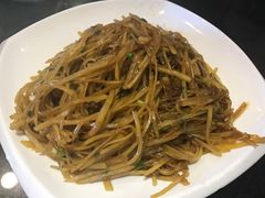 土豆丝炒红薯粉-观城阁家常菜·烤鱼·锦州烧烤(崇文门店)