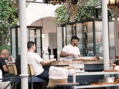 -Raffles Courtyard(莱佛士酒店)