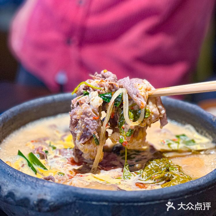 在这里实现酸汤牛肉火锅自由｜大龙六方·贵州酸汤牛肉火锅