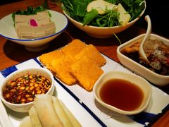 -野山舂·贵州现舂酸汤火锅(鸿通城店)