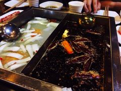 -百年川椒重庆老火锅(光谷店)