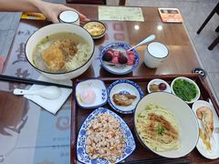 -百年老字号·观振兴蟹黄面·三虾面·苏式面(观前街富仁坊巷店)