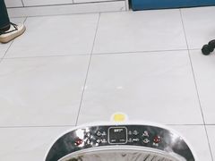 -世龙世家灰指甲·甲沟炎·跖疣护理·修脚(东江湾路店)