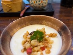 -银米·云南传统过桥米线(双廊黑金冠店)