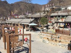 -百里峡七彩艺术小镇