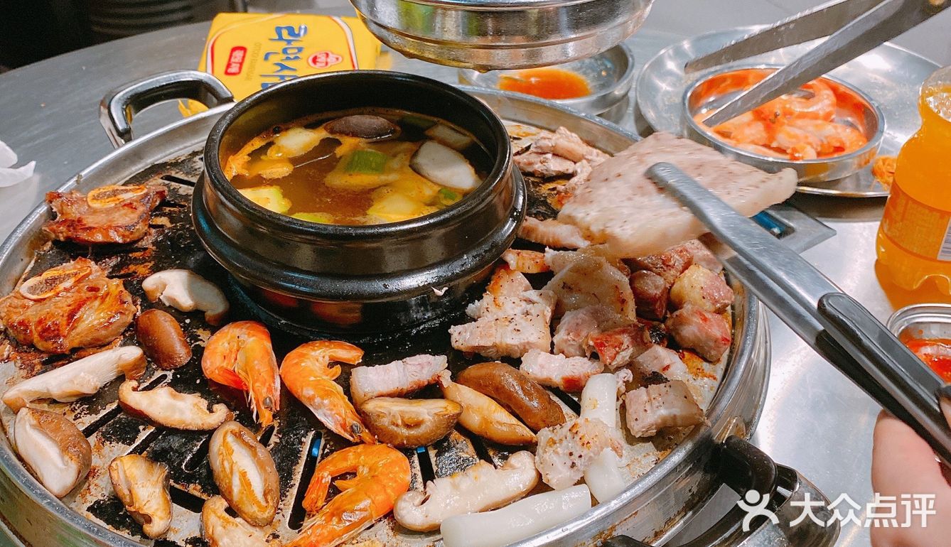 建设路自助烧烤，大口吃肉的感觉真爽～