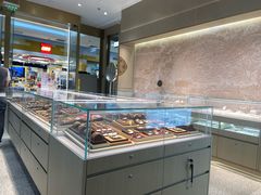 -华夏典当行(龙德广场店)